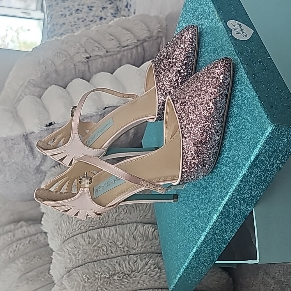 Betsy Johnson Blush Satin Heels Size 8
